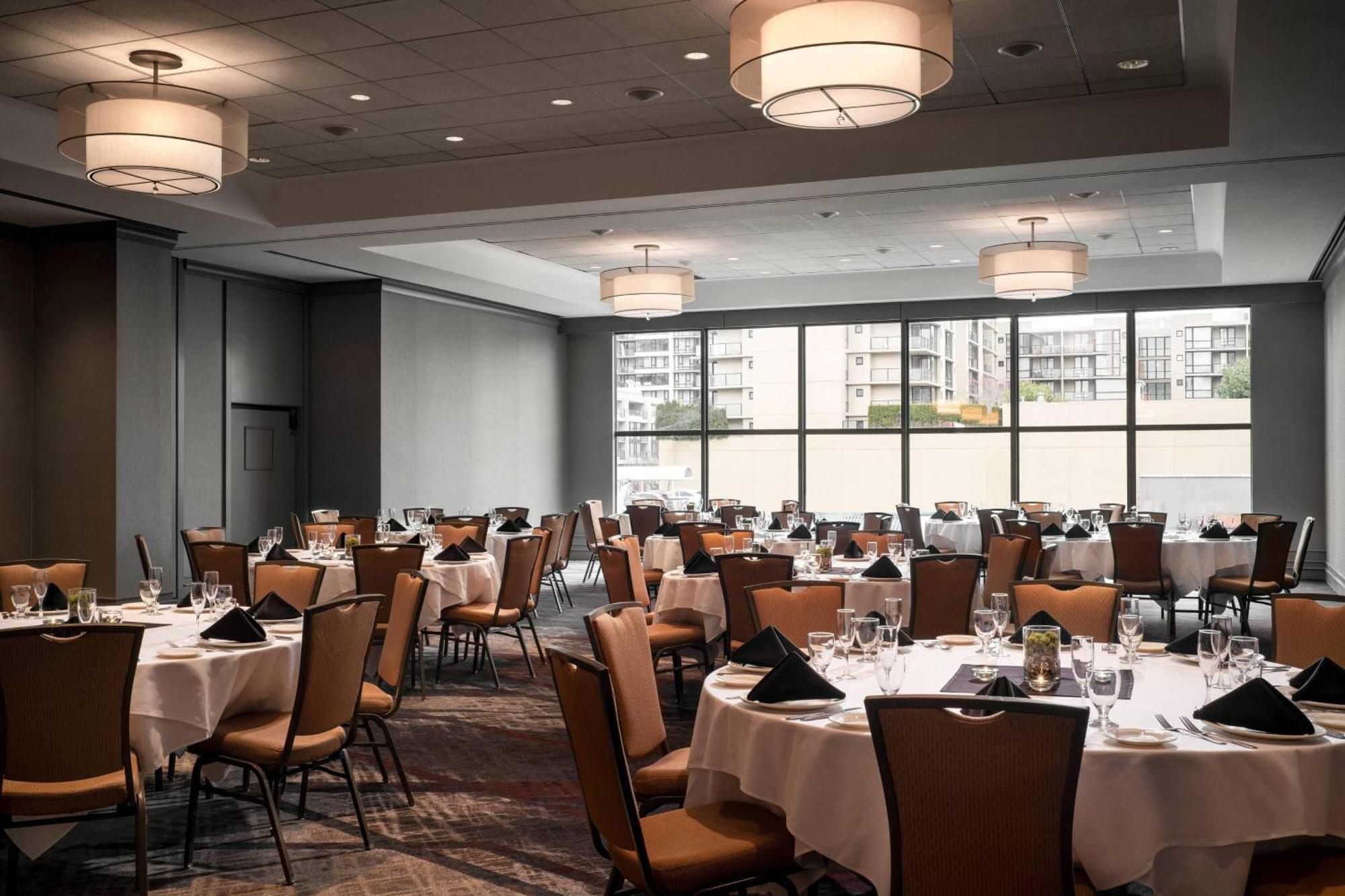 Vancouver Airport Marriott Hotel Ричмънд Екстериор снимка